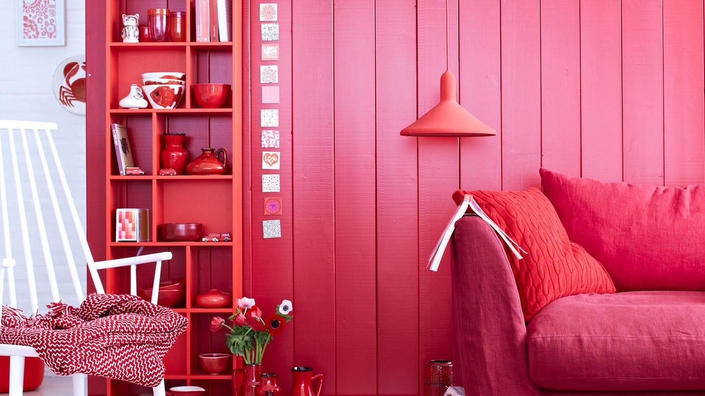 ▷ Wohnen Und Einrichten Mit Rot - Wandfarben, Möbel Und Within Rote Wand Wohnzimmer